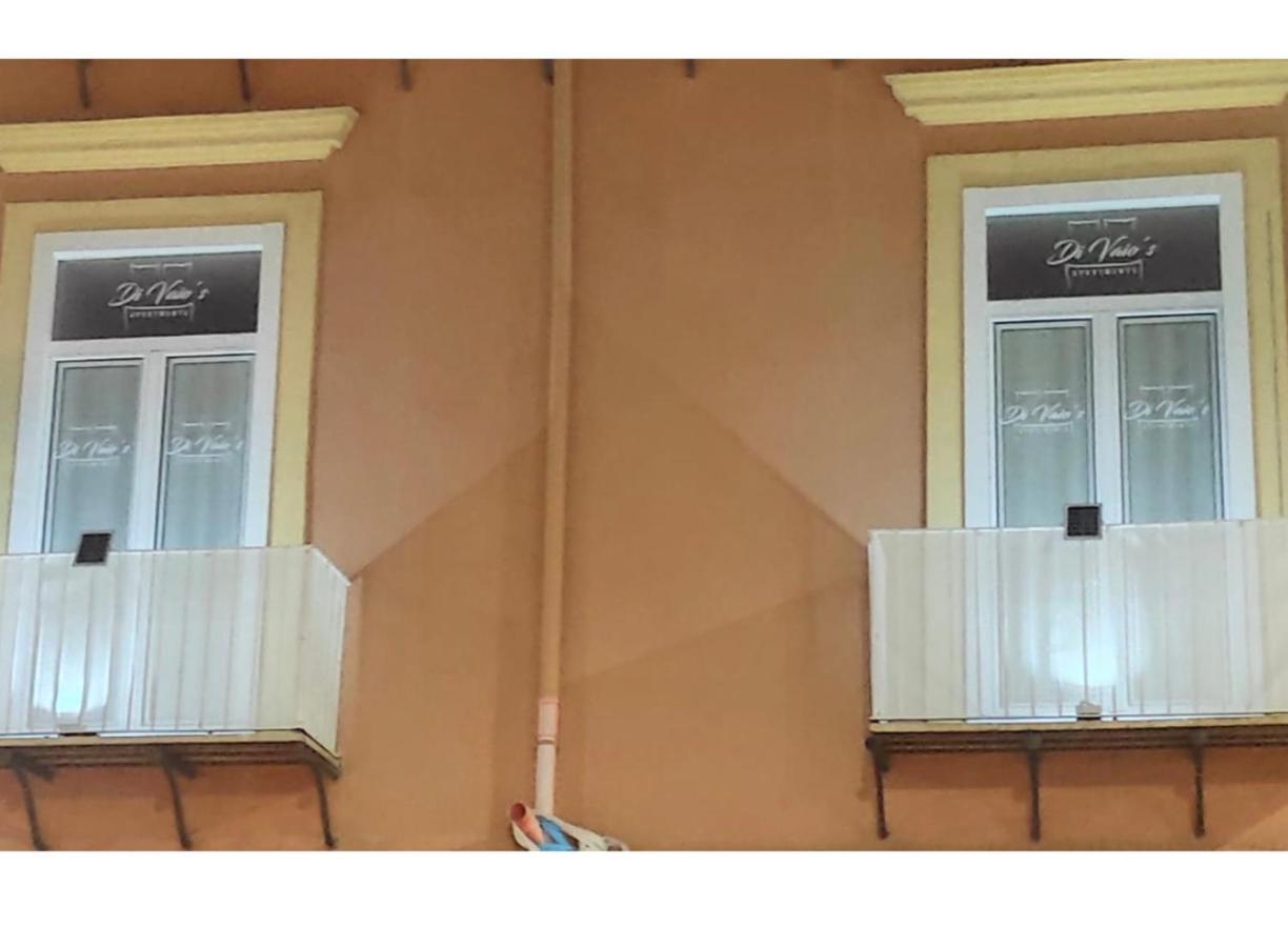 Di Vaio'S Apartments Napoli Bagian luar foto