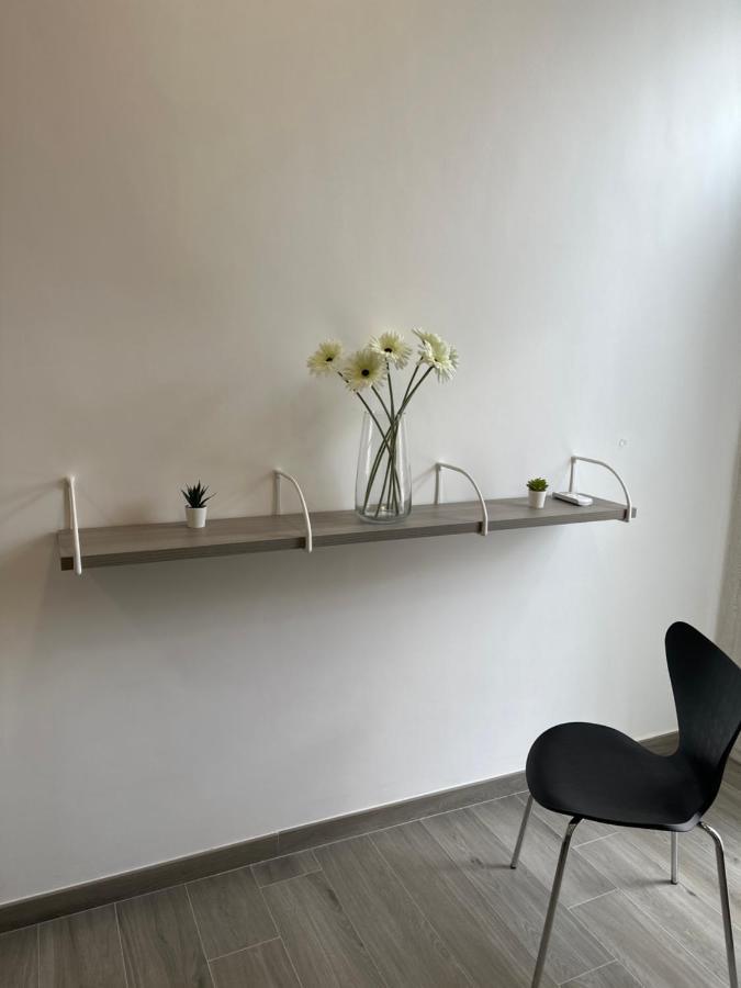 Di Vaio'S Apartments Napoli Bagian luar foto
