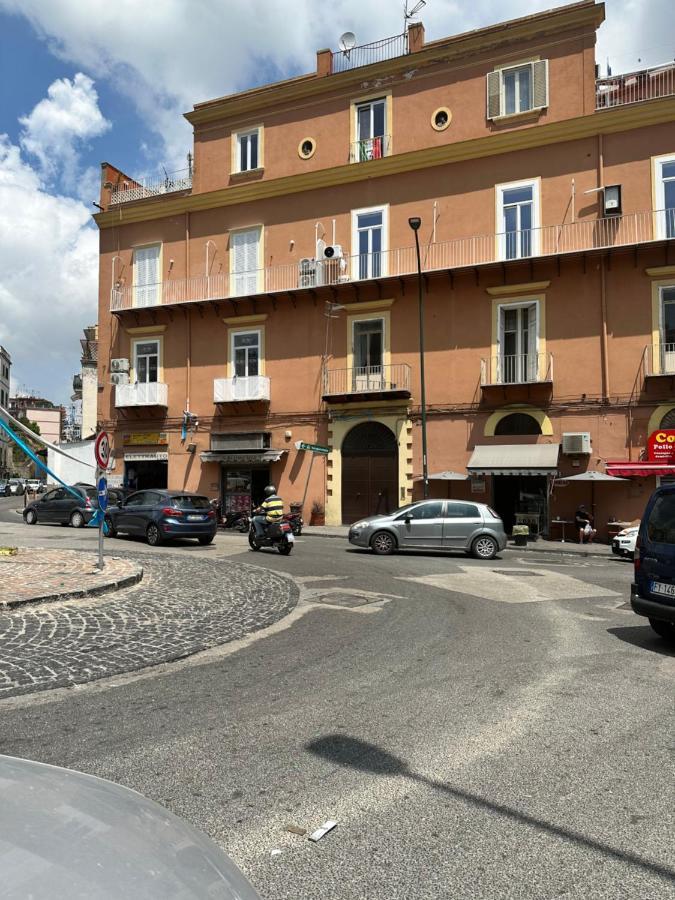 Di Vaio'S Apartments Napoli Bagian luar foto