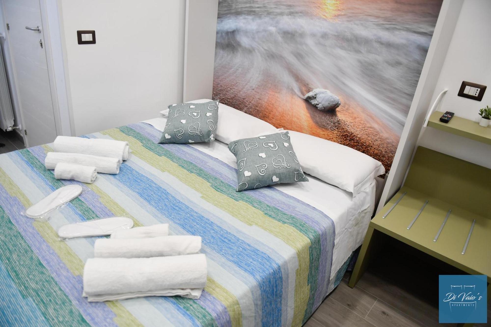 Di Vaio'S Apartments Napoli Bagian luar foto