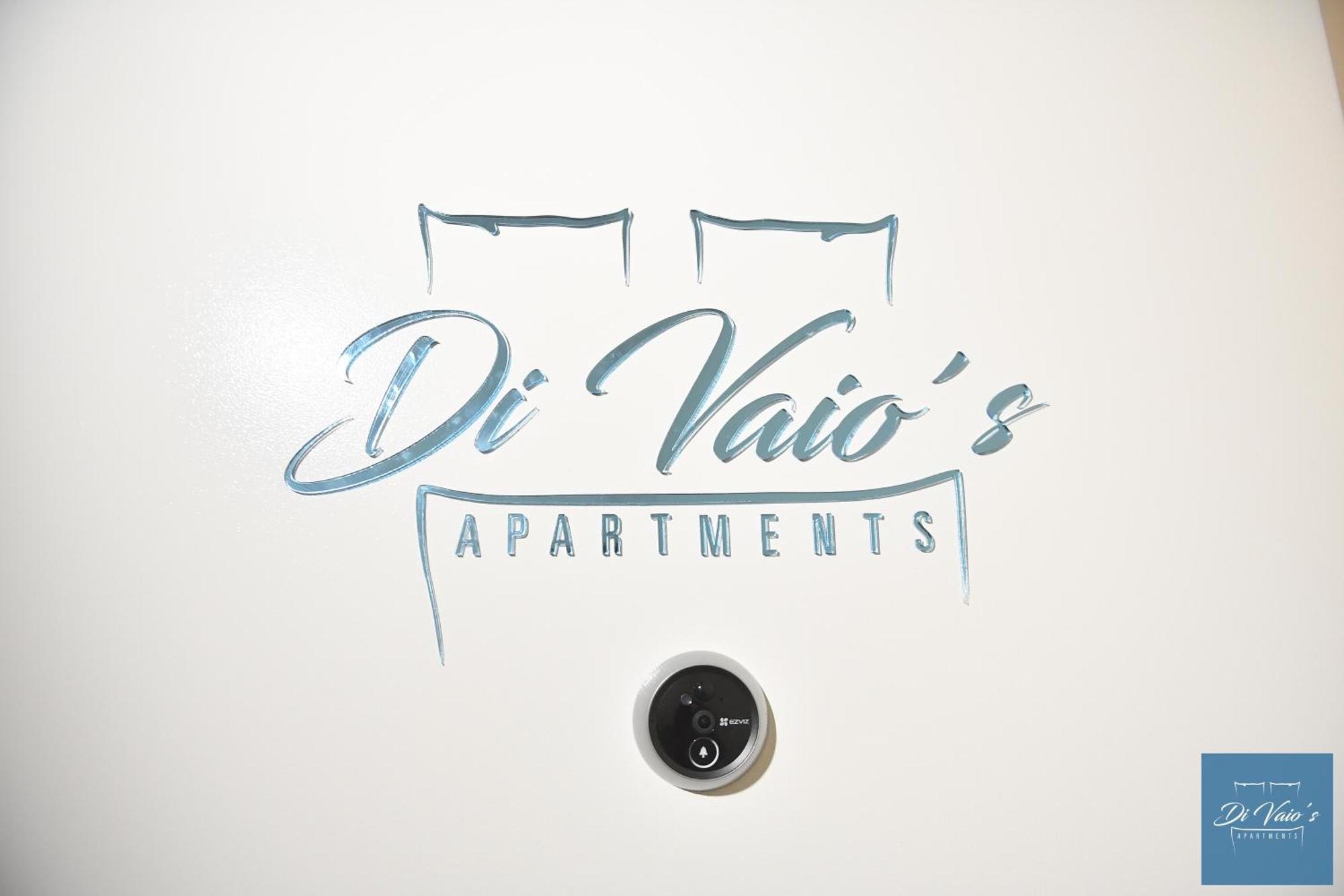 Di Vaio'S Apartments Napoli Bagian luar foto