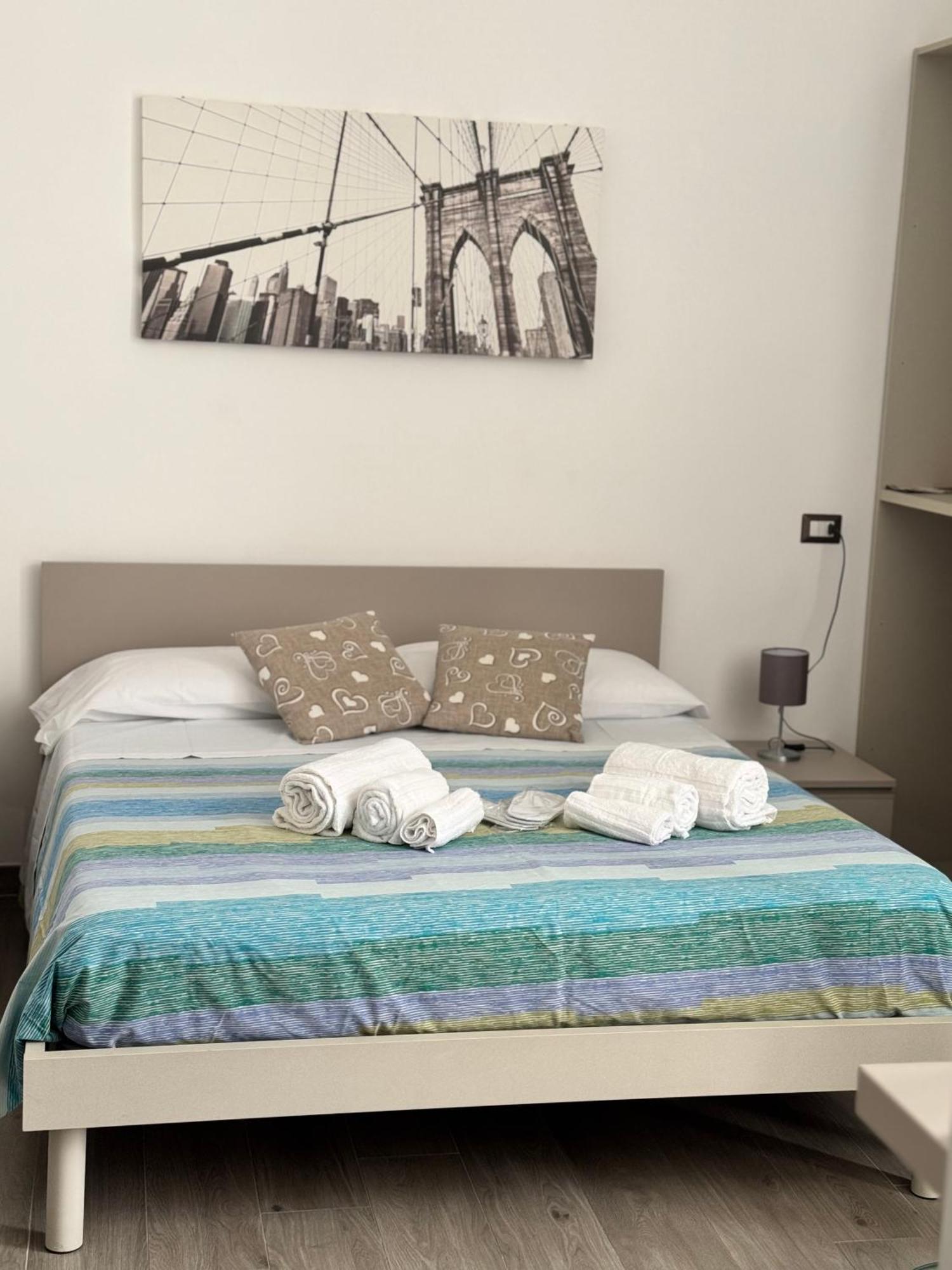 Di Vaio'S Apartments Napoli Bagian luar foto